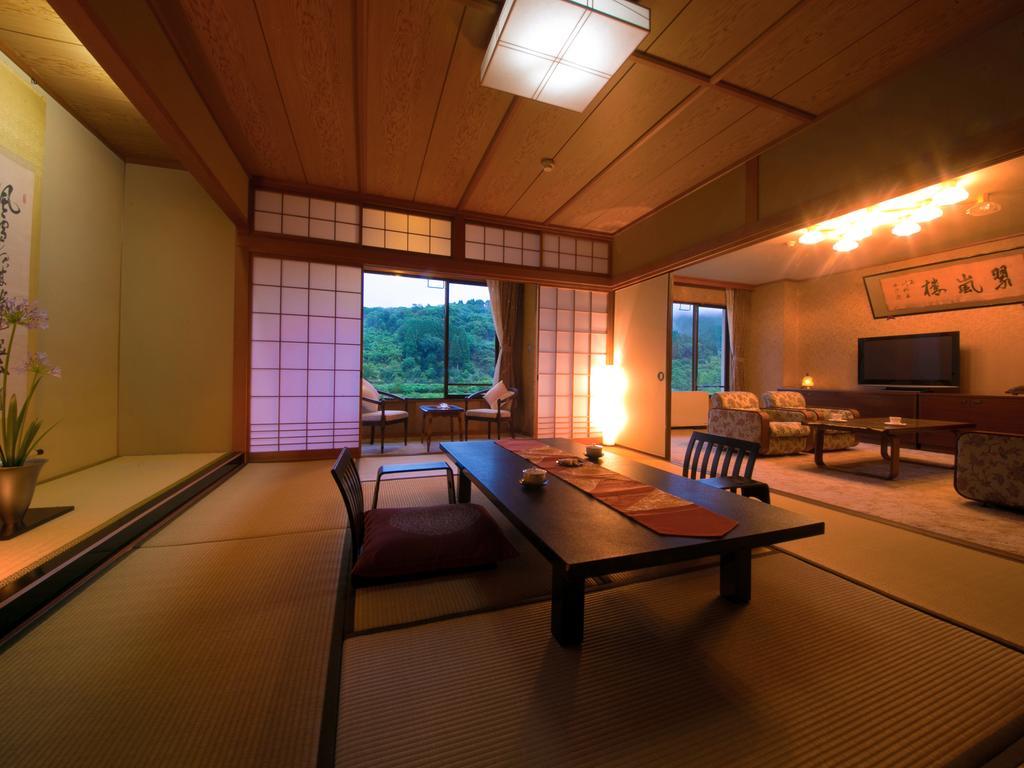 Suiranro Hotel Hitoyoshi Exterior photo