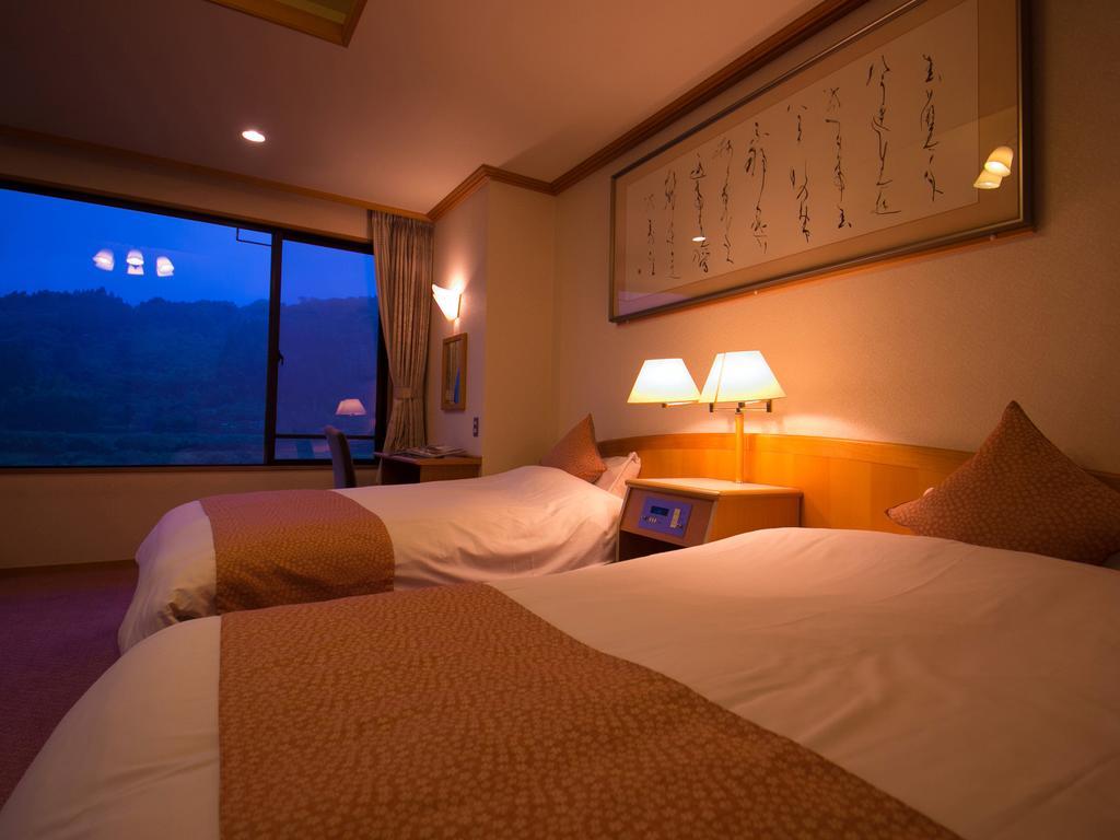 Suiranro Hotel Hitoyoshi Exterior photo